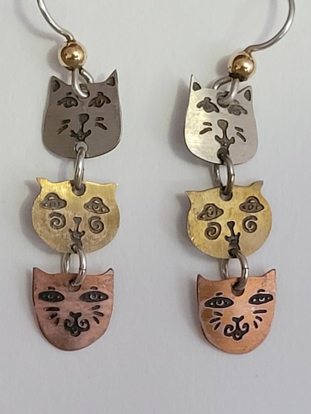 Vintage 1990s Mixed Metal Cat Face Dangle Earrings – Handmade Artisan Design